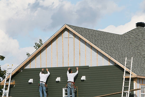 Professional Vinyl Siding technician working in Stedman, NC